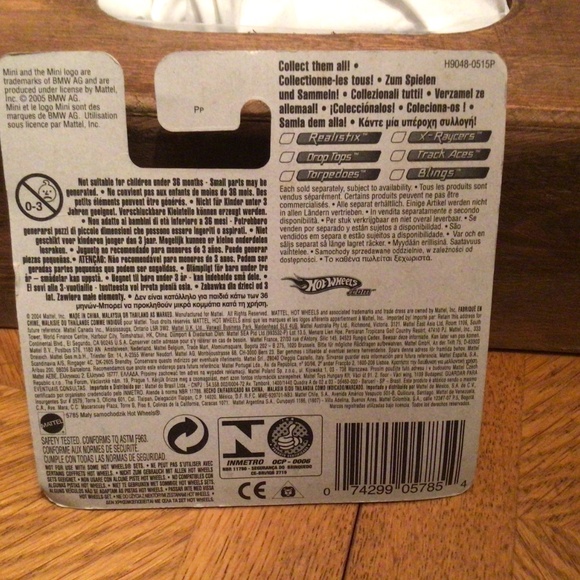 Hot Wheels 2005 Mini Cooper die cast car - Picture 2 of 2